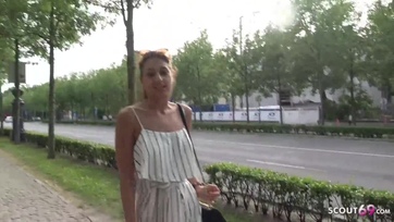 Kívánnivaló magyar tini cicus az utcán felcsípve és a szex castingon megdugva Thumb