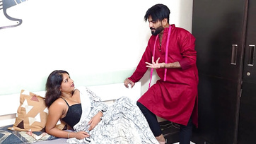 Lemeztelenítette a gyönyörű etióp sunácskát és elkezdte puszilgatni a giganagy melleit Thumb