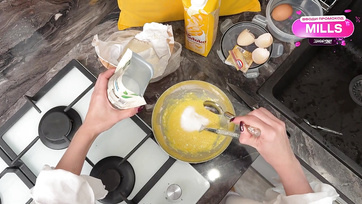 Reggelit is hozott a cuki menyasszonykám de én inkább úgy döntöttem hogy rendesen megfarkalom Thumb