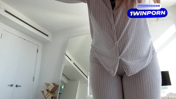 A hatalmas mellű romlatlan mostohanővérkém belopódzott a hálószobámba hogy megugrálja a pélómat Thumb