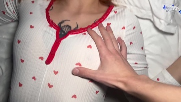 Megpacskolgattam a popolóját és megtaperoltam a cickóit és máris szopikálta a falloszomat a mostohanővérem Thumb