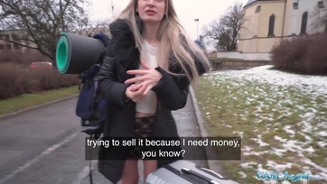 A gyönyörű férjes milf sunci egy kis kápéért hajlandó volt felmenni a hotelba az ügynökkel Thumb