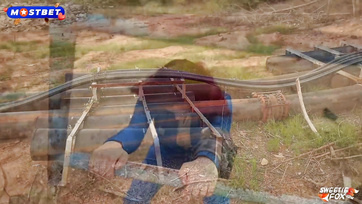 Fallout Cosplay - A 33-as menedék vöröske szépsége egy kolosszálisat szeretkezik egy vadidegen palival Thumb