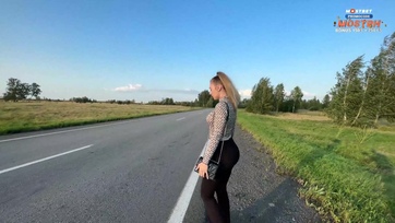 A bűbájos stoppos leány megvillantgatta a dudáit majd a popsiját és kufircolással perkált a furikázásért Thumb