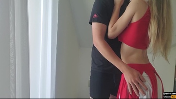 Áthívott magához a sexy pompon cicus hogy keményen megpakoljam a csupasz vagináját Thumb